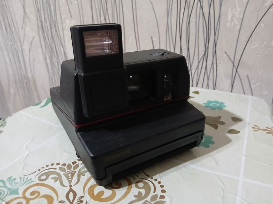Фотоаппарат Polaroid первый выпуск.