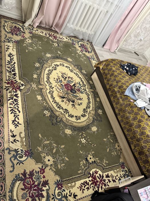 Продам ковер б/у