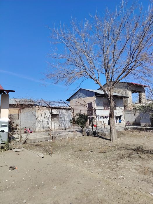 Саехатдан уй сотилади 2 етаж