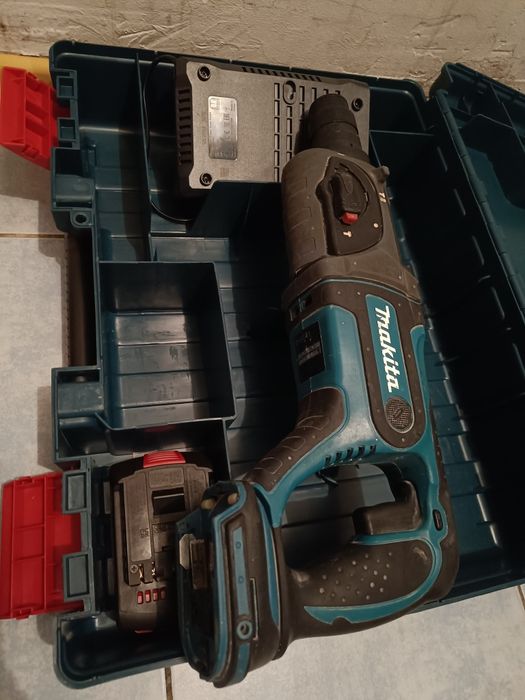 Перфоратор Makita