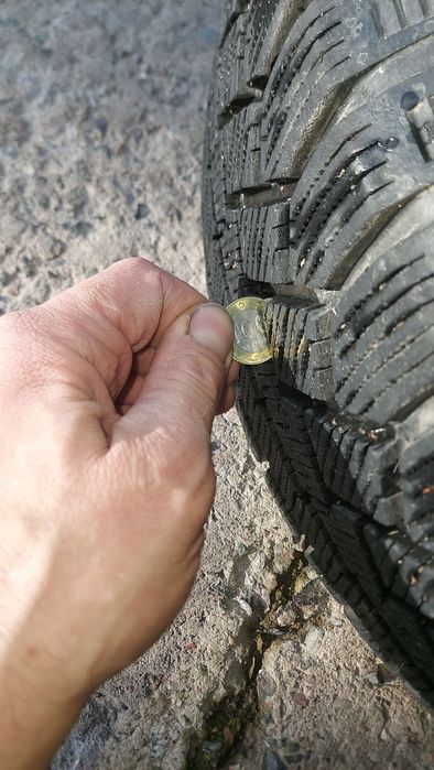 Продам зимние шины липучку  Gisloved.