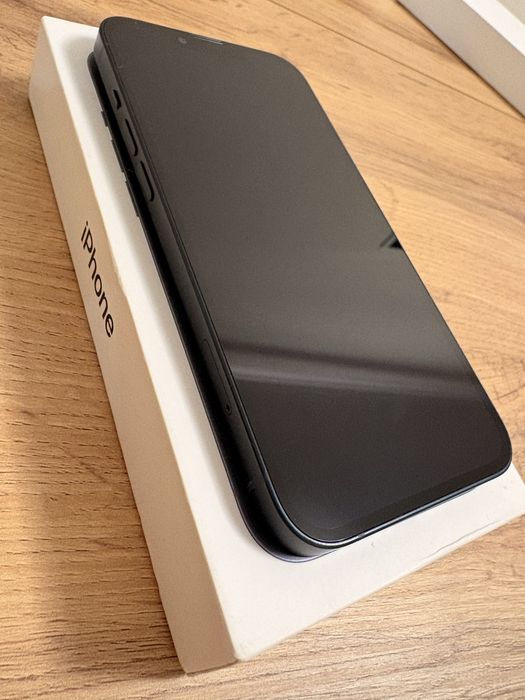 Продам iPhone 13