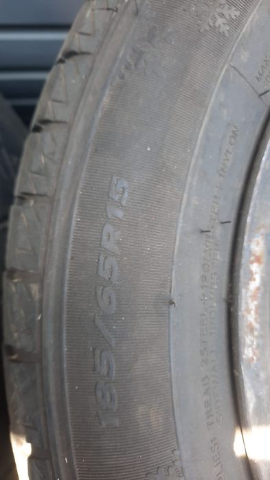 Продам 3 шины в отличном состоянии