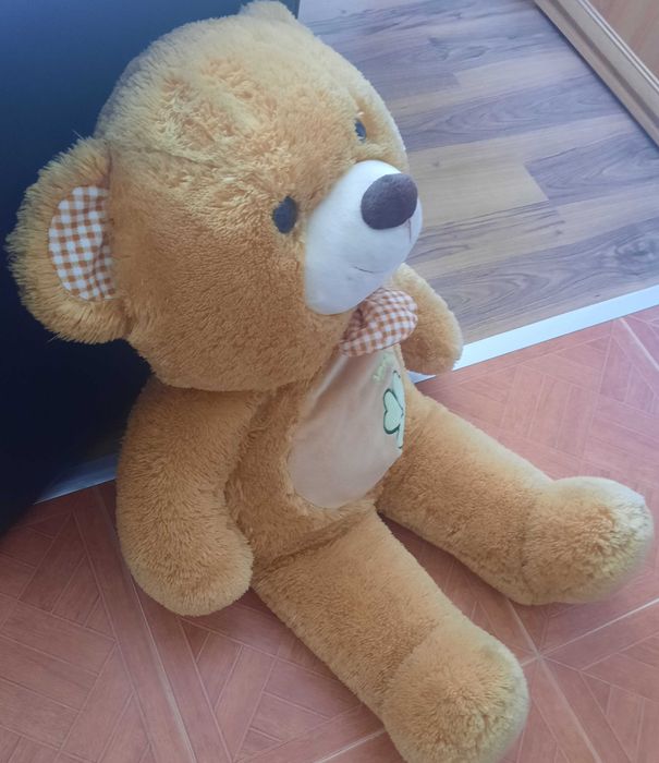 Продавам плюшено мече