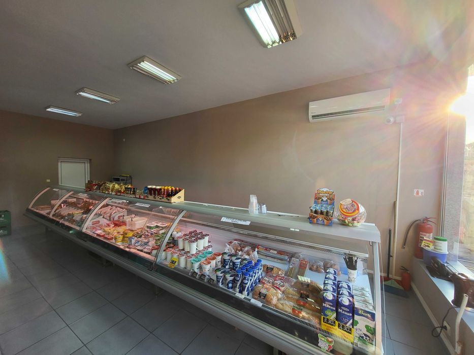 Дава се под наем Магазин в с. Братаница, Област Пазарджик - 400 кв.м за 510 € - Снимка #2