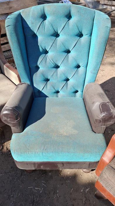 Продаються большие кресла