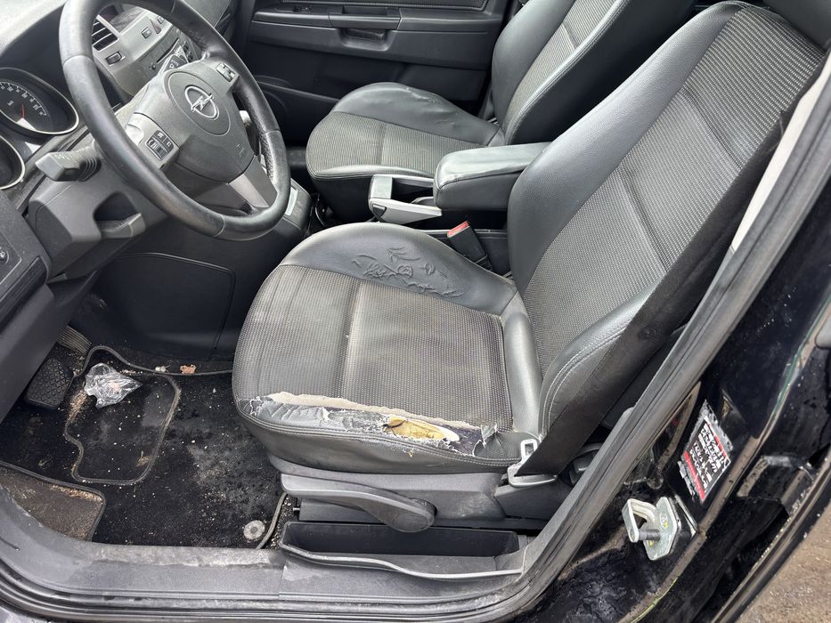 Опел Зафира 2 броя На части opel Zafira