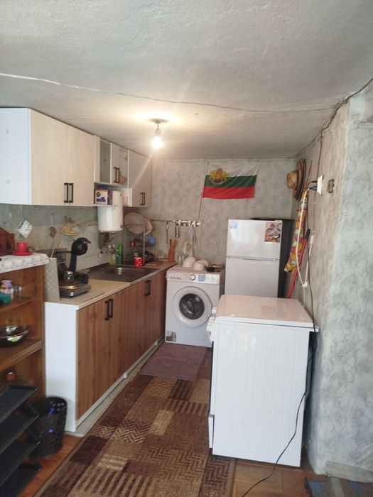 Продавам къща в с. Сестримо