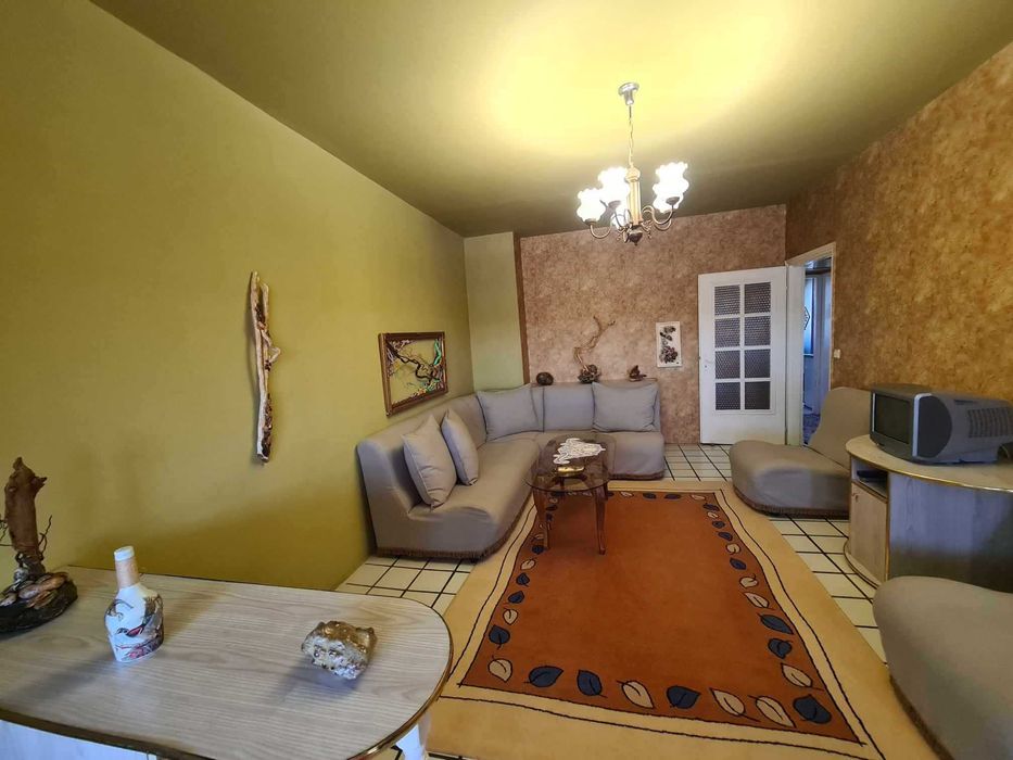 Продава се Тристаен апартамент в Хасково, Любен Каравелов - 89 кв.м за 888 €/кв.м - Снимка #1