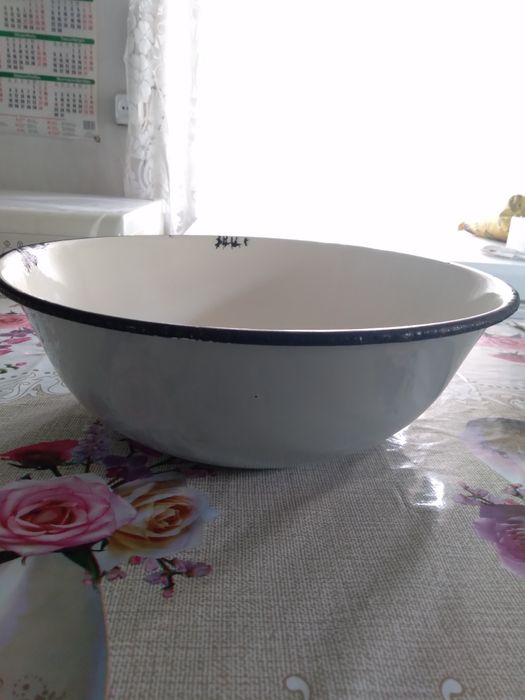 Посуда эмалированая.