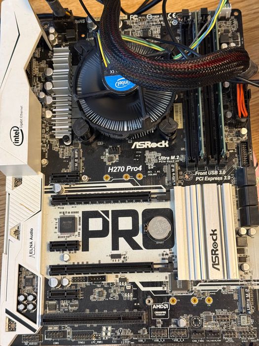 Placa de bază Asrock H270 Pro4 + procesor i5 6500 + 16Gb DDR4
