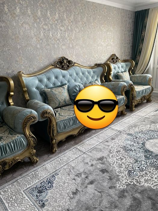 Продам диван с креслами