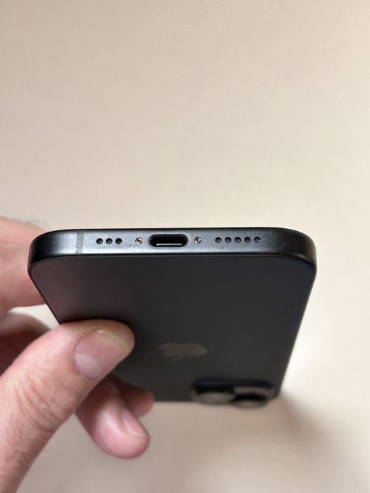 Curier 5 ron. iphone 15 pro ca nou bateria 96% folie si husa