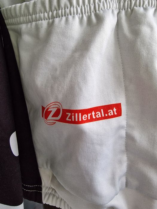 Jacheta CUBE noua originala zillertal.at