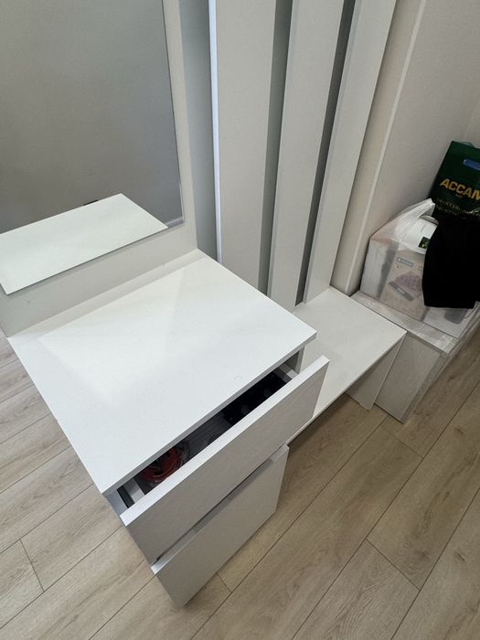 Продам шкафчик в прихожую
