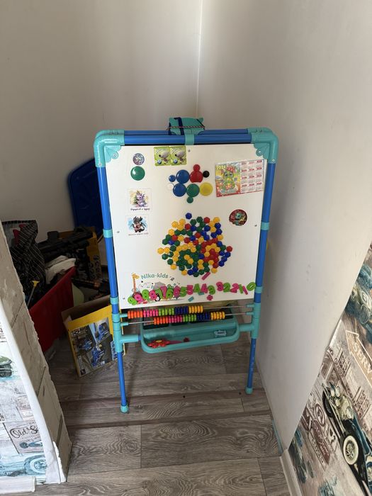 Продам доску для рисования детскую двусторонняя