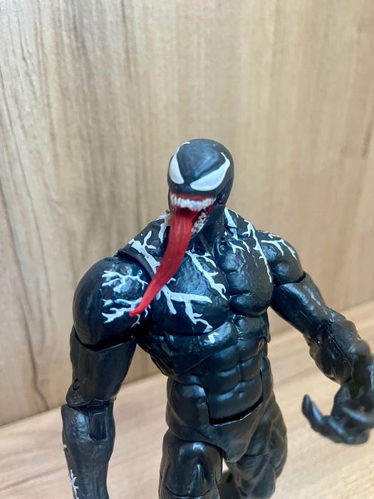 Figurina Marvel Legends Venom