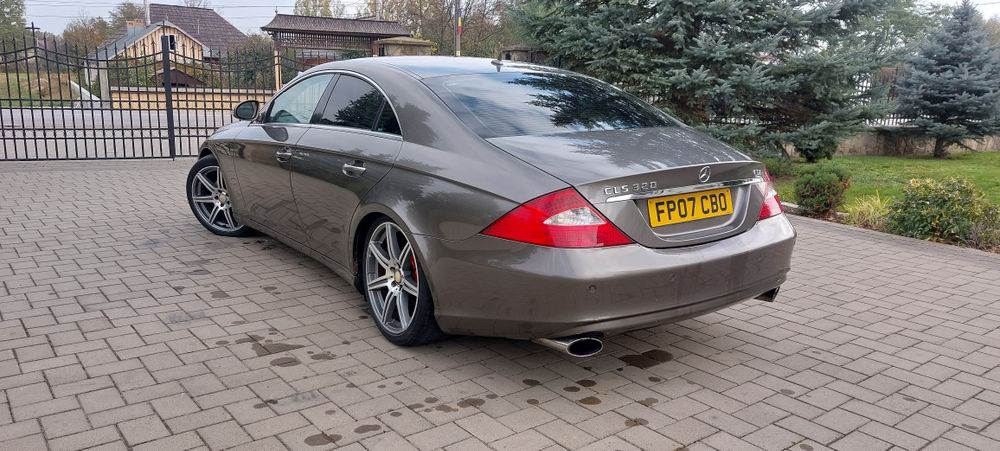 Mercedes CLS 320 din 2008 motor 3.0 V6 OM 642  Volan  pe dreapta Angli