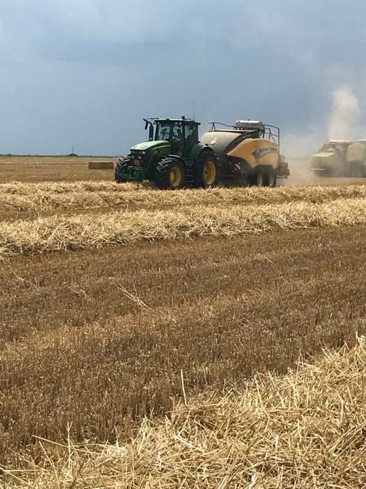 Baloți pătrați de paie