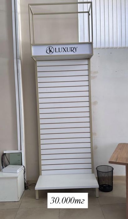 Узкий стеллаж LUXURY