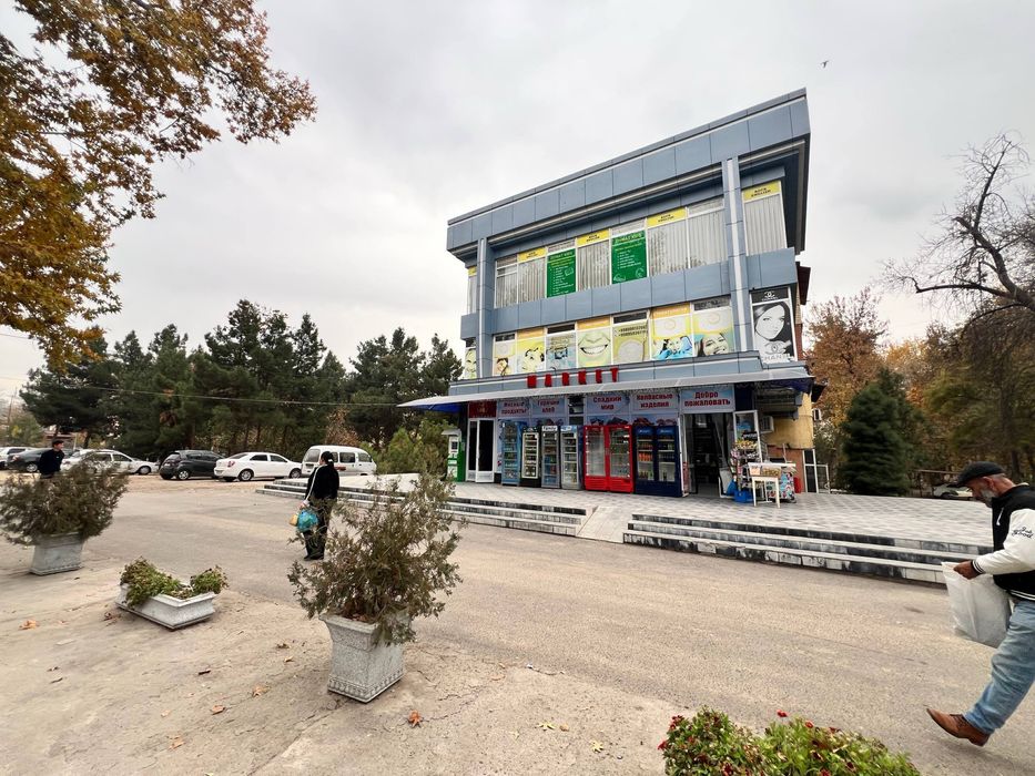 Срочно Продаётся отдельно стоящие здания 1 линия вдоль дороге