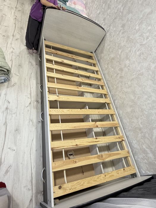 Продам 2 шт кровати