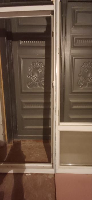 Продается пластиковые окна двери