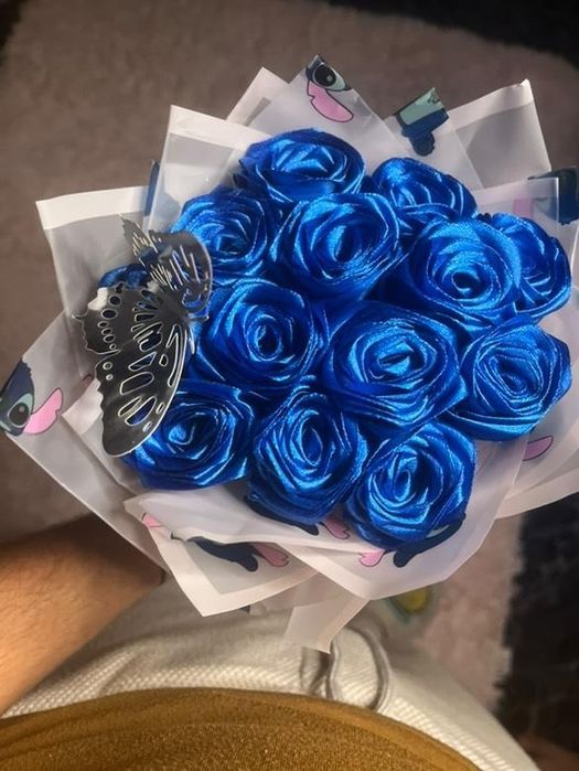 Букет от сатени рози