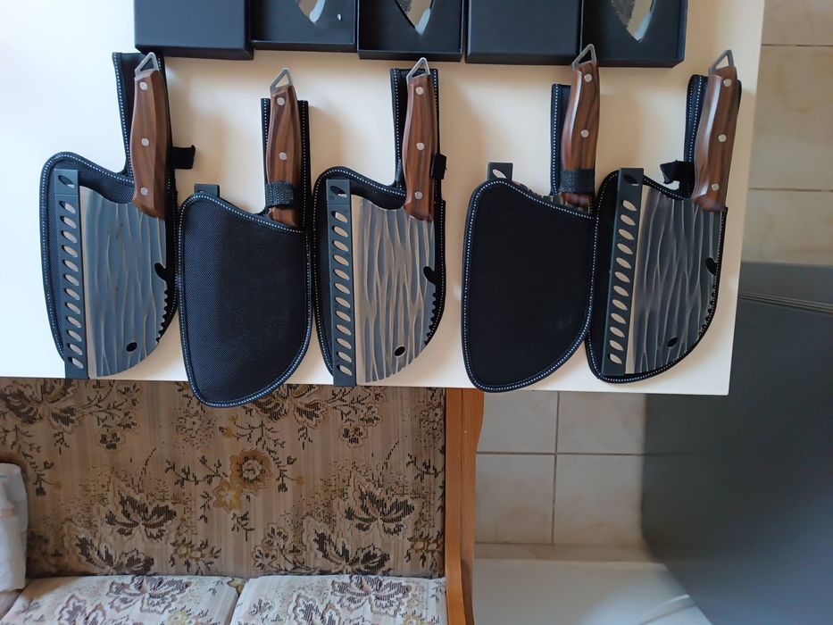 Vând stare cuțite din carbon