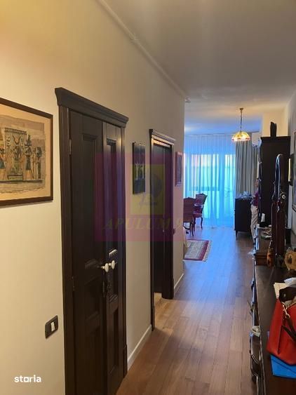 Vanzare apartament 3 camere Piata Alba Iulia adiacent, cu parcare — fotografia 1