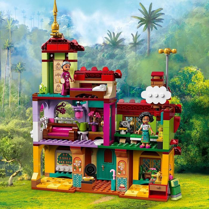 LEGO Disney Encanto - Casa Madrigal 43202, 587 piese, 6 ani +