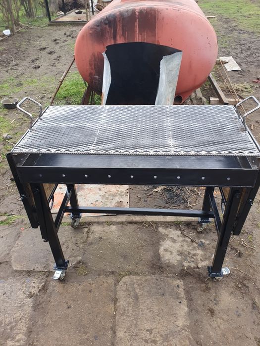 Vând grătare de grădină