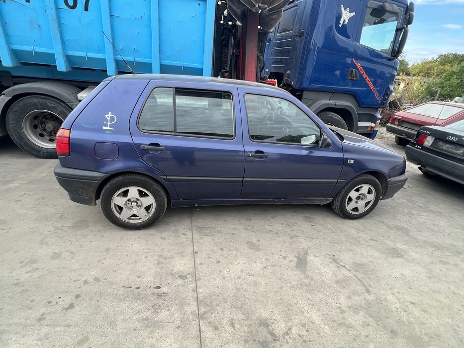 Volkswagen Golf 3 1.4 НА ЧАСТИ