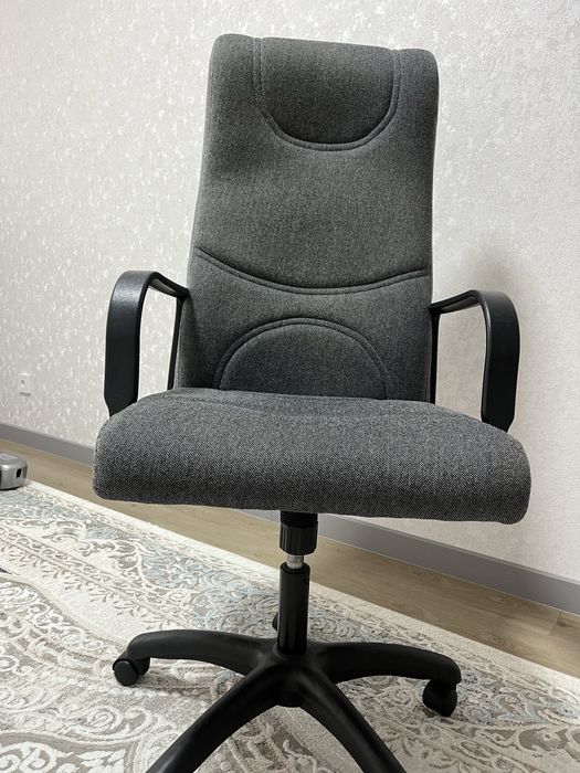 Продам офисное кресло