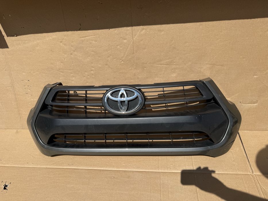 Решетка Toyota Hilux VIII 8 | 2020