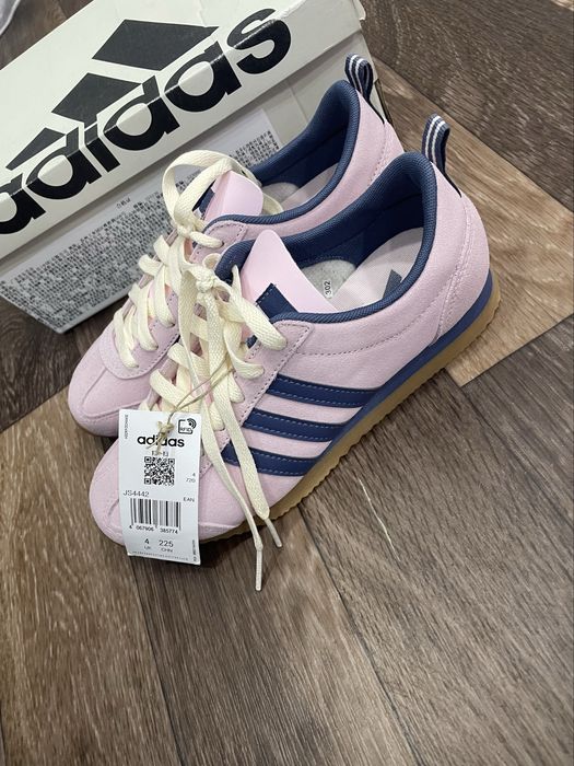 Оригинал, кроссовки “Adidas”, за 50тыс.