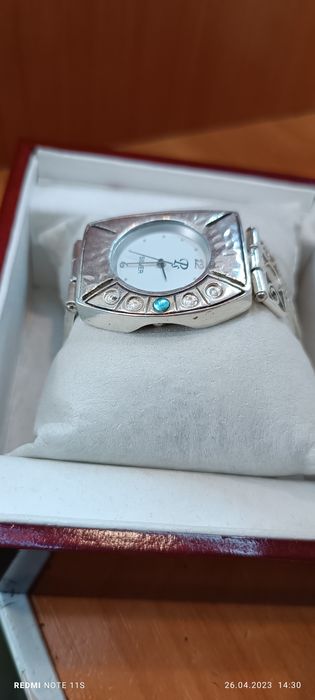 Женские серебряные часы