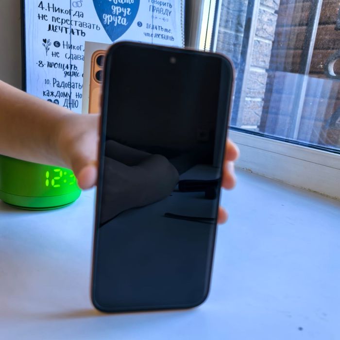 Продам айфон 17 андроид