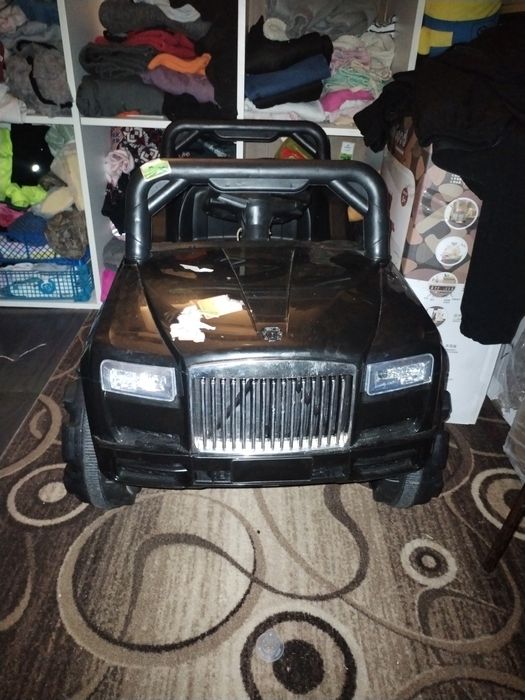 Продам детский электромобиль