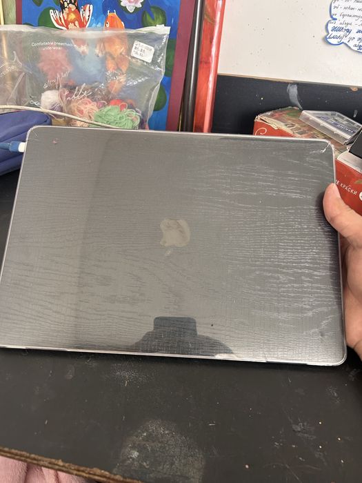 MacBook Air 13” (2020, Intel Core i3, 8 GB)