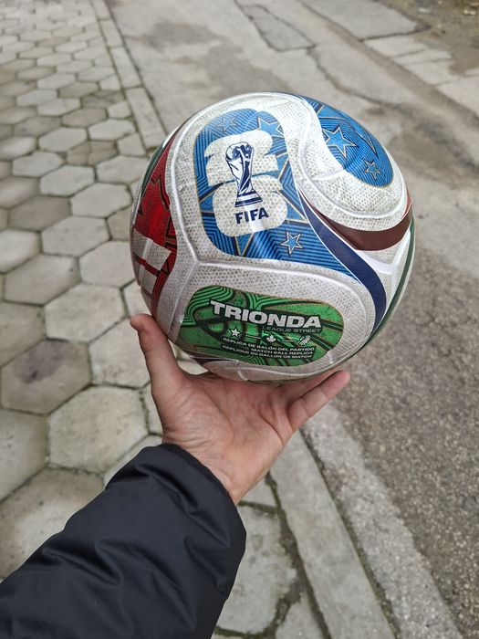 Футболна топка Трионда