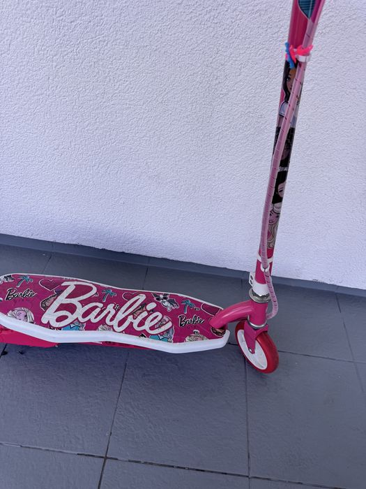Trotineta electrica barbie