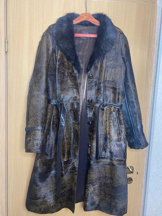 Продам женское пальто 52 размера