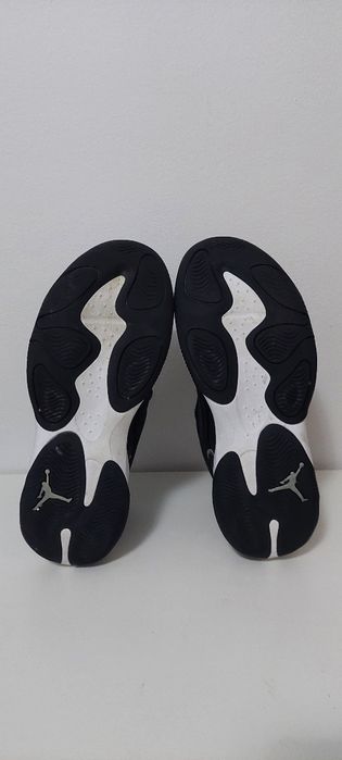 Jordan Max Aura 4 negru  originali marimea 41