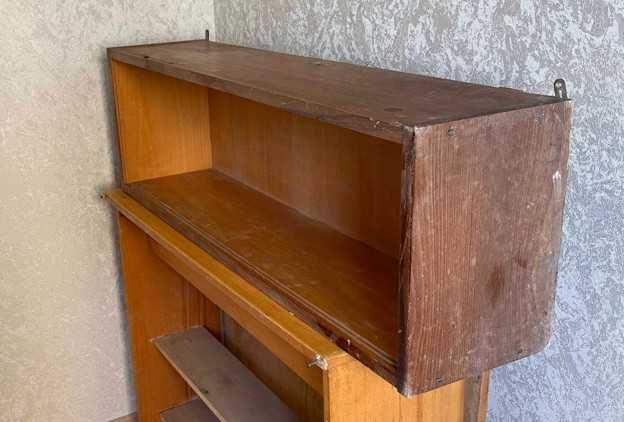 Cтул, cтол-книжка, табуретка, книжная полка, хонтахта