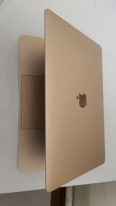 Продам MacBook! Gold