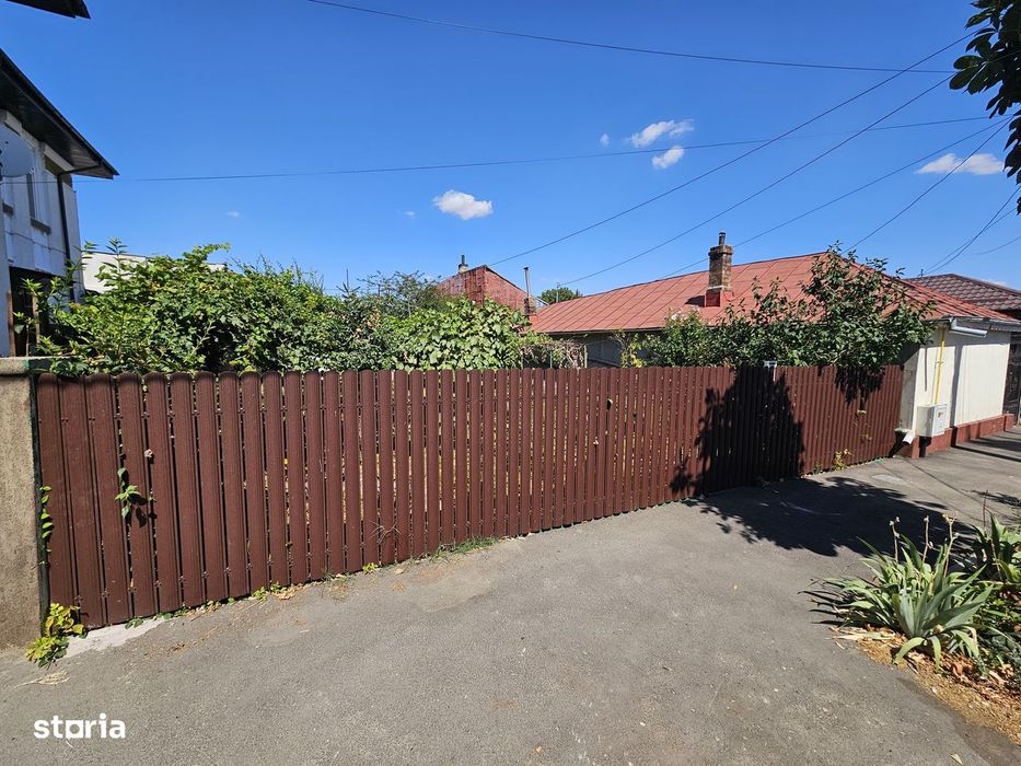 Vand TEREN str. Viitor - Intim