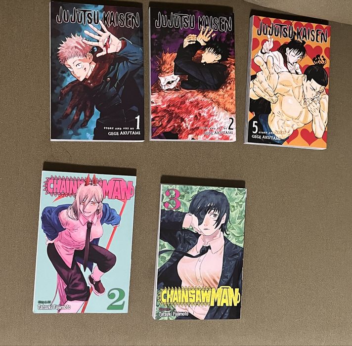 Няколко manga книги. Jujutsu kaisen, Chainsaw man
