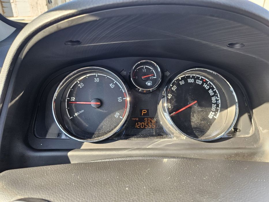 Opel Antara Al doilea proprietar, baterie nouă, bine întreținut.