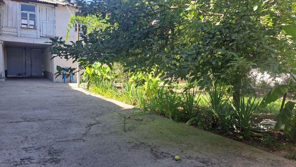 дом под слом  Вдоль дороги первая линия  Ботаника-таштюрьма